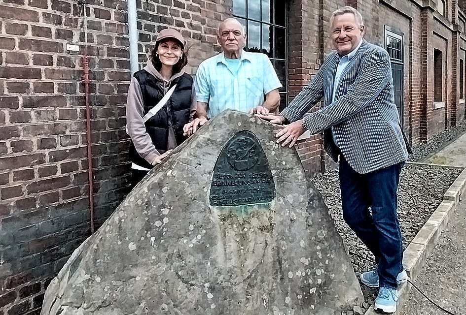 Gedenkstein hat neuen Standort